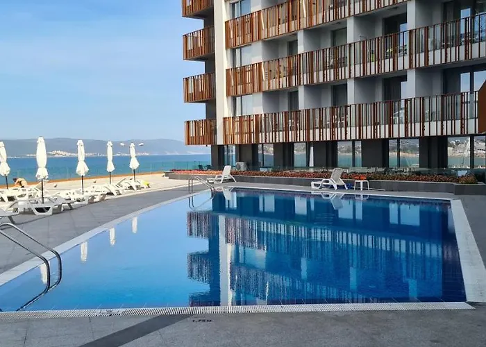 One Bedroom Private Paradiso B 501 Apartament